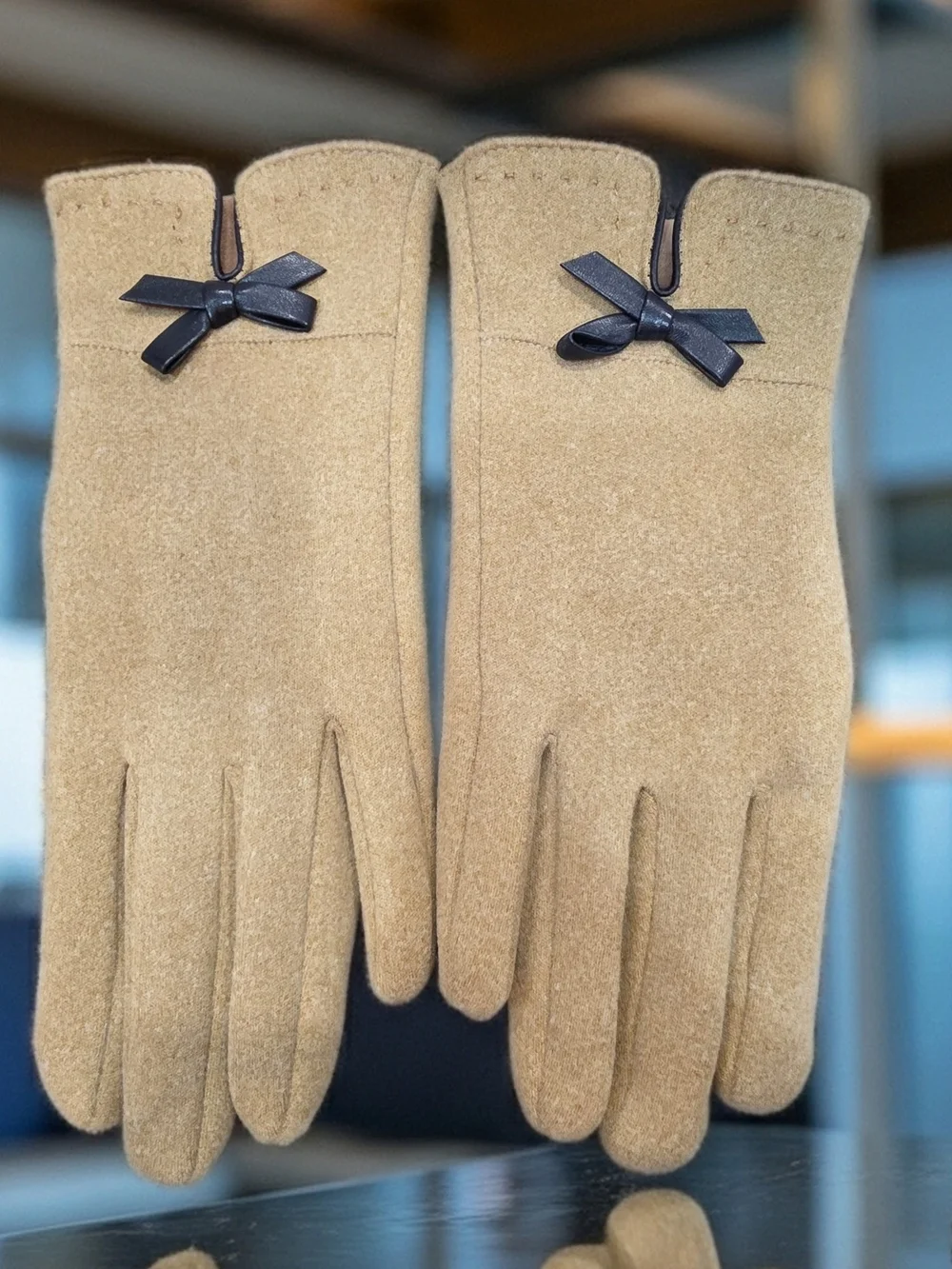 Elegant Camel Tan Winter Gloves with Black Bow